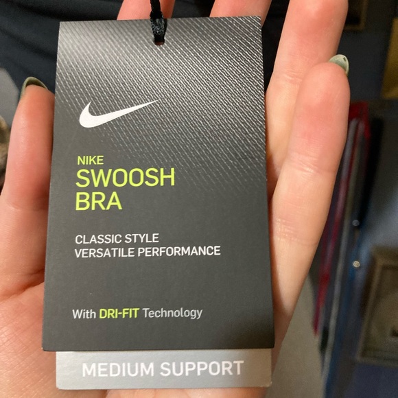 New: Nike Swoosh Sports Bra - Picture 4 of 5